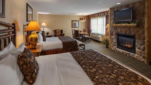 Queen Suite with Two Queen Beds - Non-Smoking