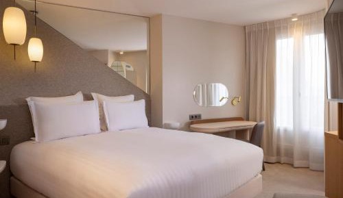 Deluxe Room with Balcony