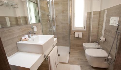 Deluxe Triple Room with Terrace and Side Sea View