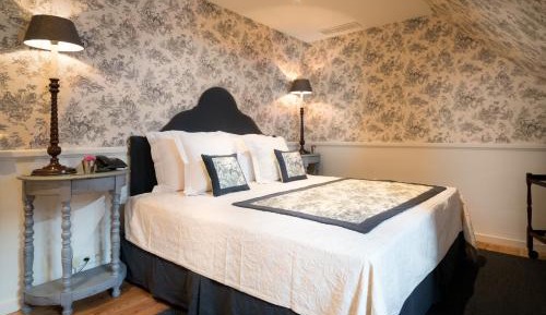 Junior Suite with Canal View