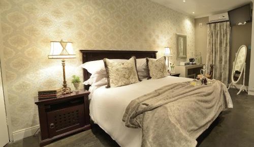 Suite with Shower