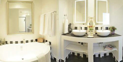 Suite with Bath and Shower
