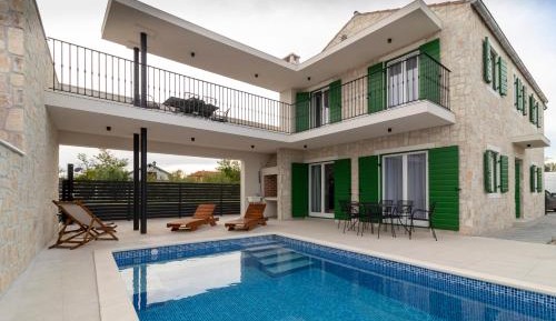 Deluxe Villa