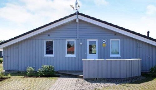 Three-Bedroom Holiday Home 