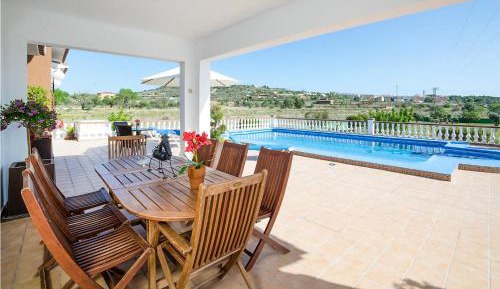 Six-Bedroom Holiday Home