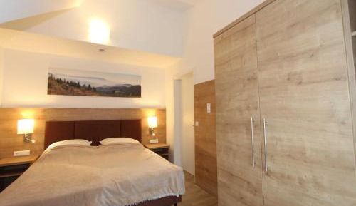 Two-Bedroom Apartment with Mountain View