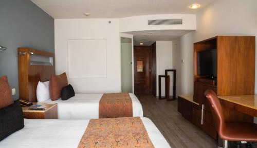 Deluxe Two Beds 