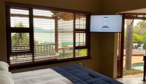 Queen Room with Pool View