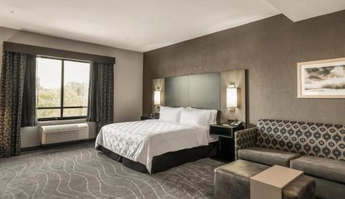 King Suite - Up to 3 Guests