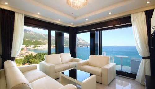 Deluxe Two-Bedroom Apartment (7 Adults)