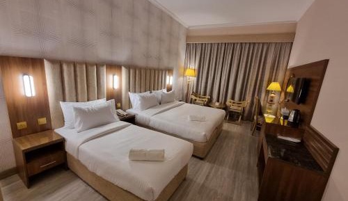 Deluxe Family Room