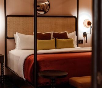 Suite with Hot Tub