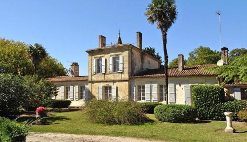 One-Bedroom Holiday Home