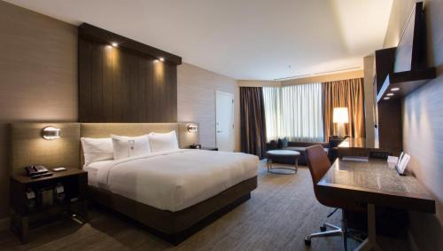 King Room with Accessible Tub - Disability Access