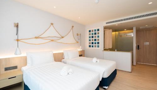Deluxe Twin Room with Pool View