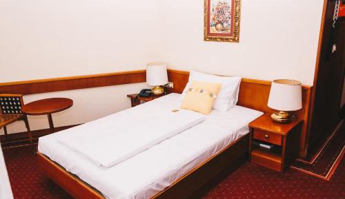 Large Single Room