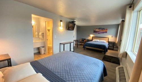 Queen Room with Two Queen Beds - Non-Smoking