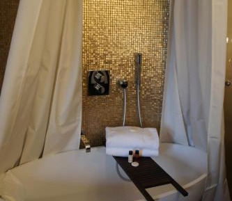Classic Double Room with Bath