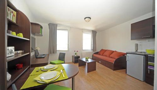 One-Bedroom Apartment (3 Adults)