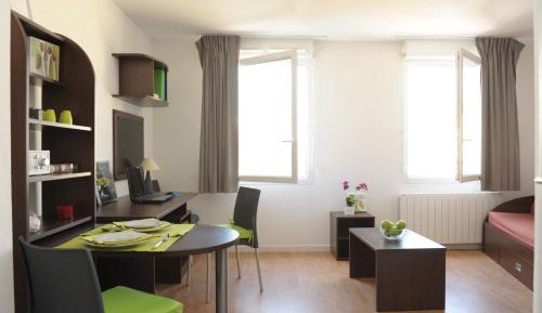 Studio (2 Adults)