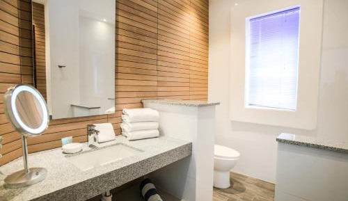 Superior Suite - Street View