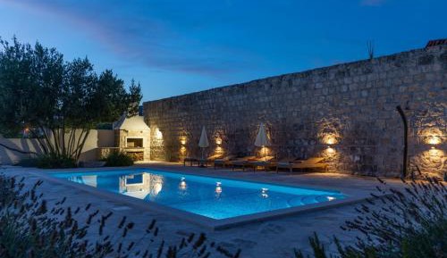 Three-Bedroom Villa with Terrace and Swimming Pool