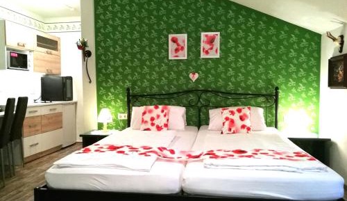 Deluxe Double Room with Extra Bed