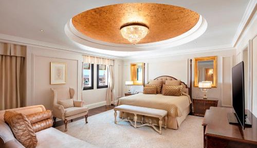 Grand Royal Suite Haram view