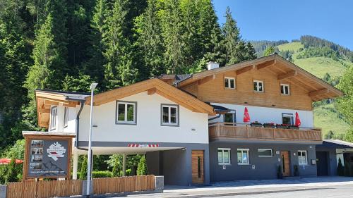 Two-Bedroom Apartment - Alp 1