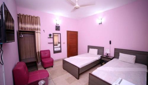 Deluxe Family Room