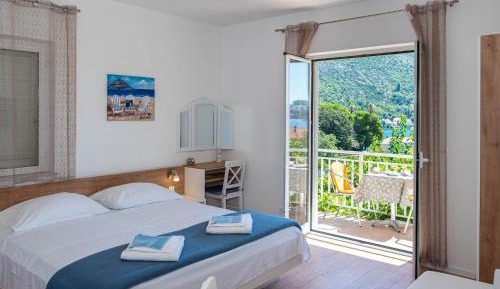 Studio with Balcony Sea view