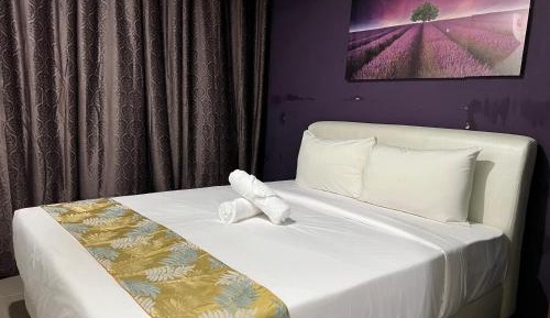 Deluxe Queen Room