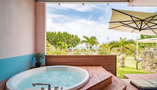 Deluxe Suite with Sea View