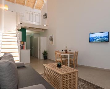 Loft Suite with Balcony - Earth Loft