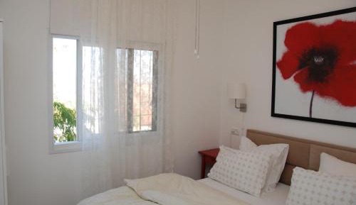 Studio (2 Adults)