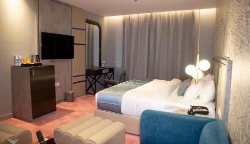 Deluxe King Room