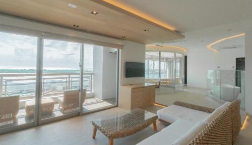 Superior Suite with Private Sauna and Sea View