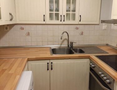 One-Bedroom Apartment (Separate building)