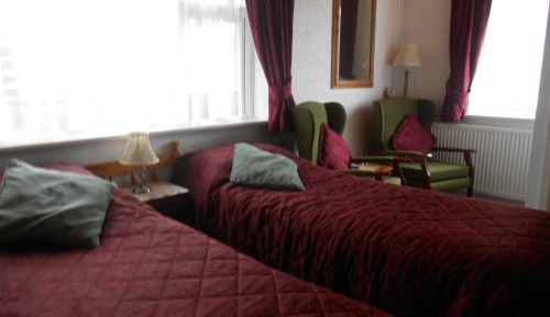 Small Twin Room with Private Bathroom