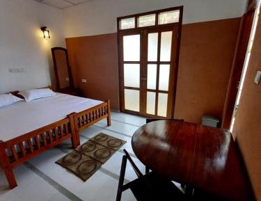 Deluxe Double Room with Side Sea View