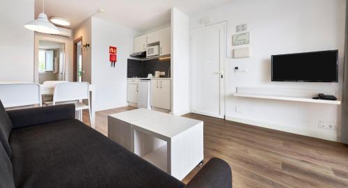 One-Bedroom Apartment with Water Park Access