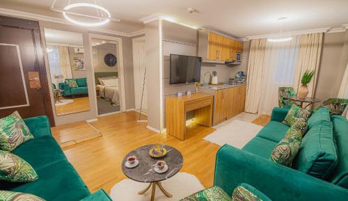 Apartment with Garden View