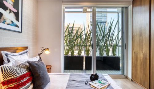 Apartment with Panoramic Balcony