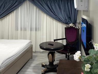 Deluxe King Studio