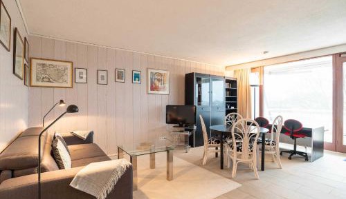 One-Bedroom Apartment with Balcony