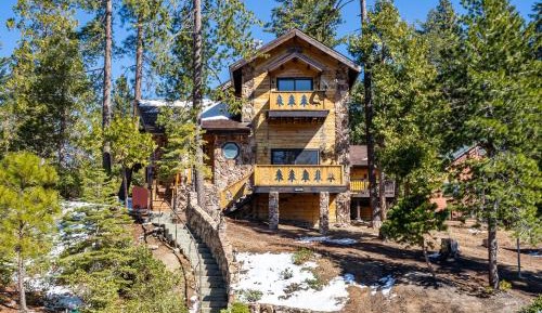 Three-Bedroom Holiday Home 
