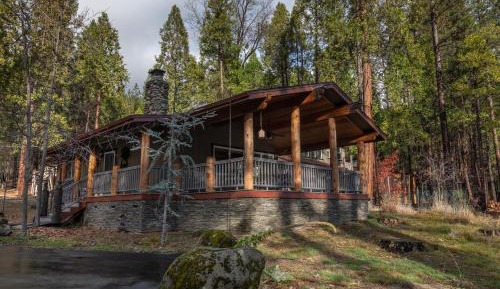 Four-Bedroom Holiday Home