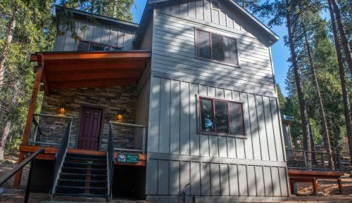 Three-Bedroom Holiday Home 