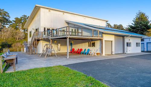 Five Bedroom Holiday Home