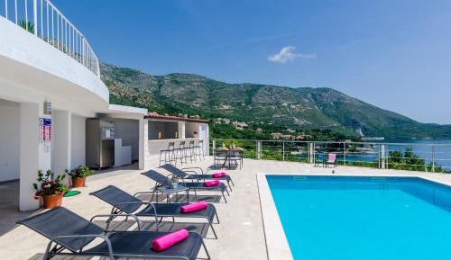 One-Bedroom Apartment with Balcony and Sea View